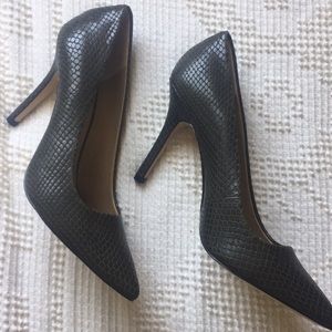 Ann Taylor dark green snake skin heels